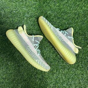 Size 7M - Adidas Yeezy Boost 350 V2 ‘Yeezreel’